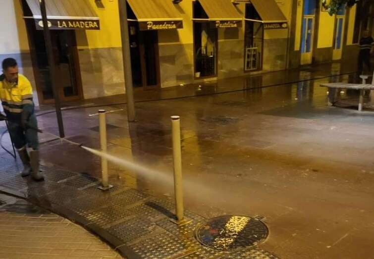 Limpieza de calles de Los Llanos/TA.